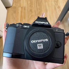 Olympus OM-D E-M5 BLACK 16.1MP Digital Camera Body Only -90 NEW