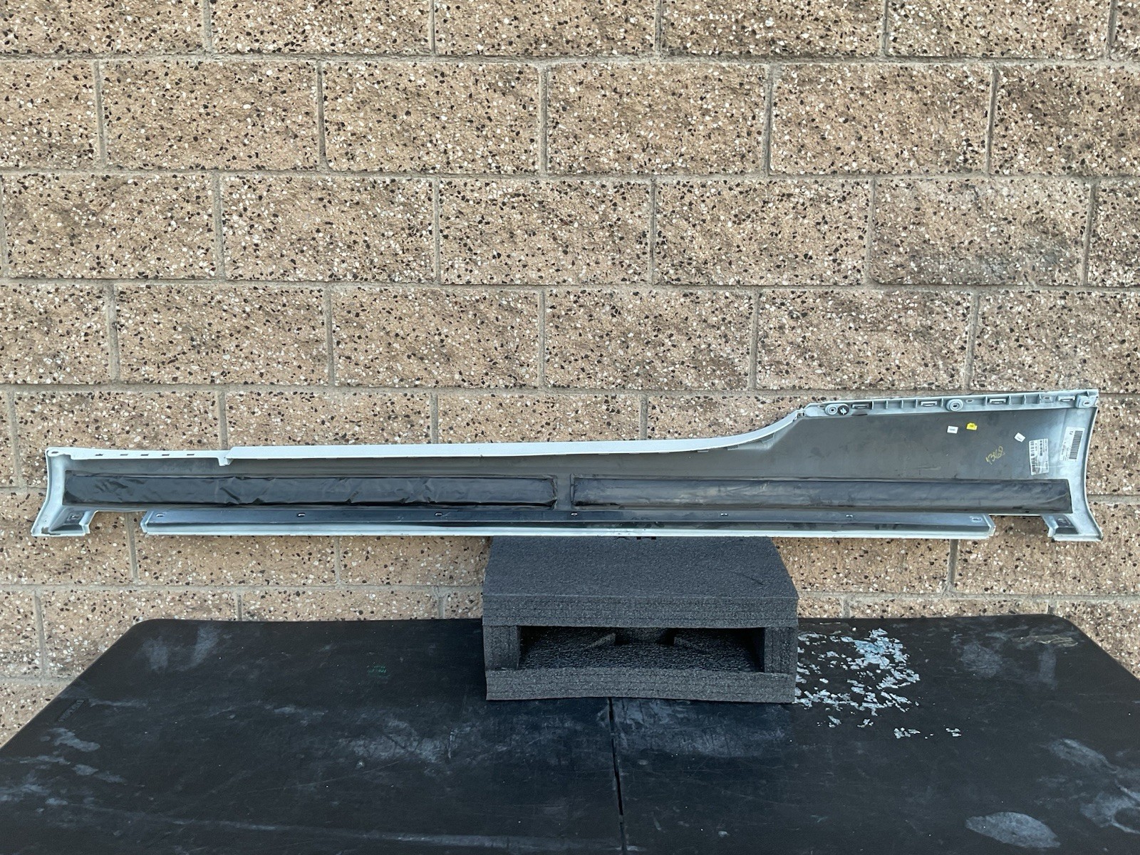 2018 2020 2022 2024 BENTLEY CONTINENTAL GT RIGHT ROCKER MOLDING OEM USED