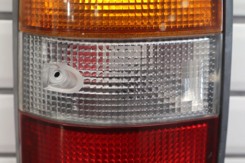 Luz trasera izquierda para conductor Lexus LX450 96-98 lente lámpara Foto 3 de 4