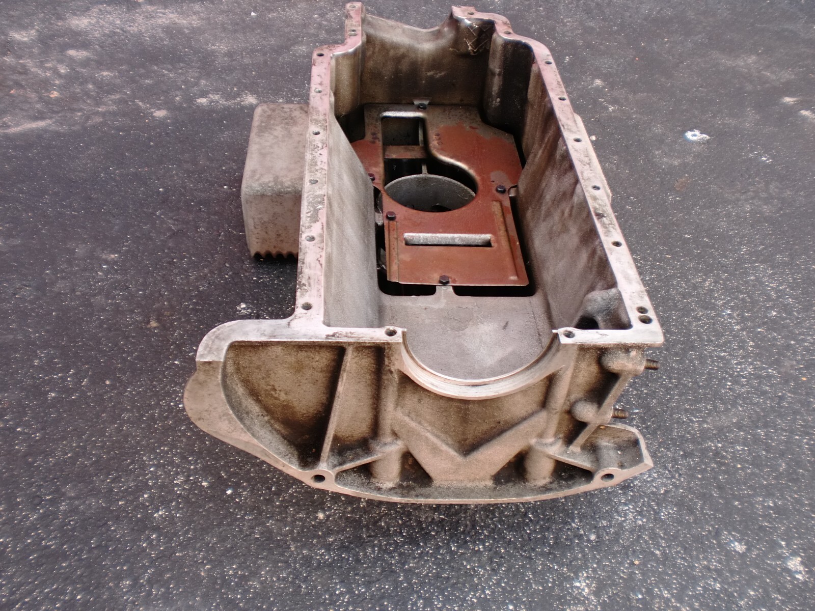 Maserati Quattroporte oil Pan aluminum 4.9 liter V8 good working condition oem