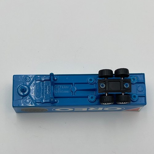 Vintage Matchbox 1:97 Replica Ford Aeromax Tractor w/ Articulated Trailer Oreo - Picture 13 of 16