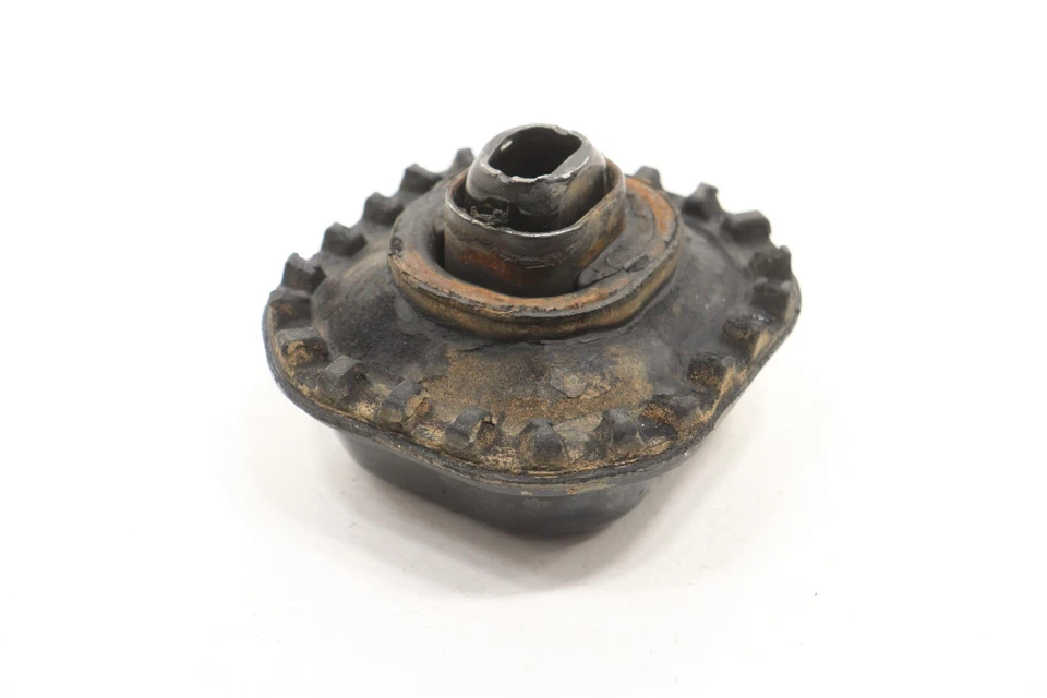 GMC SAVANA 3500 2002-2024 delantero derecho superior carrocería montaje cojín OEM Foto 2 de 4