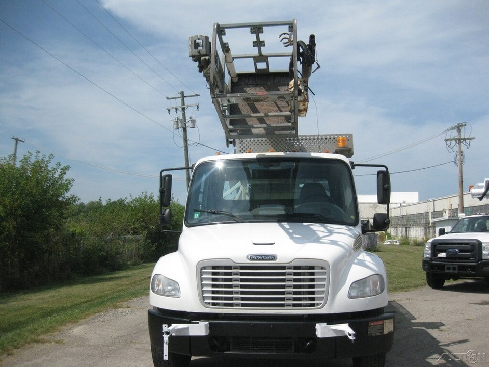 2011 FREIGHTLINER M2 6.7L CUMMINS, ALLISON, AC WITH ALTEC AT40C CABLE