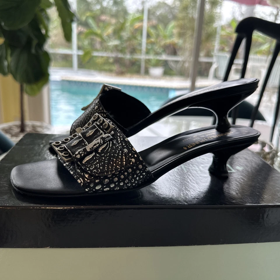 Donald J Pliner JOBI Gatito Tacón Mulas Negro Plata Cocodrilo Animal Hebilla 7.5M Foto 2 de 4