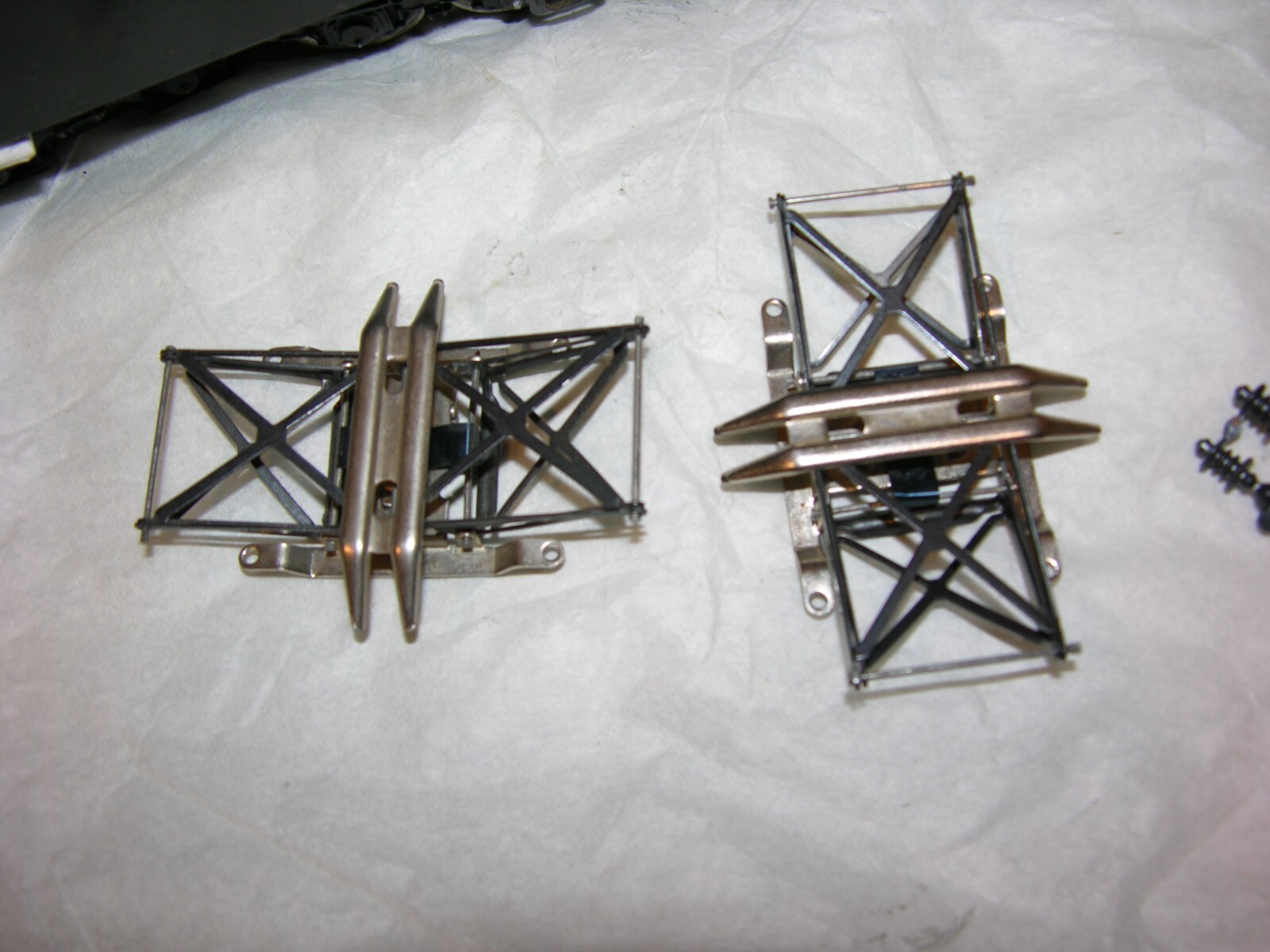 POSTWAR LIONEL 2332 PENNSYLVANIA RAILROAD BRUNSWICK GREEN 5 STRIPE GG1