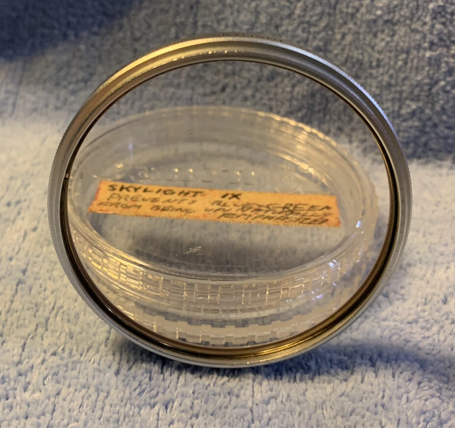 Canon 62mm Skylight 1x filter Screw On Type With Plastic Case Vintage Japan - Image 4 of 4