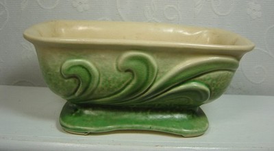 VINTAGE BRUSH McCOY PRINCESS LINE PLANTER-GREEN & CREAM