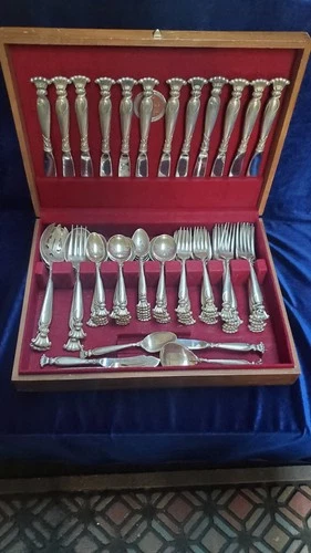 ROMANCE OF THE SEA by WALLACE 69 PIECE PLACE SETTINGS PLUS SERVING SET (2) ++