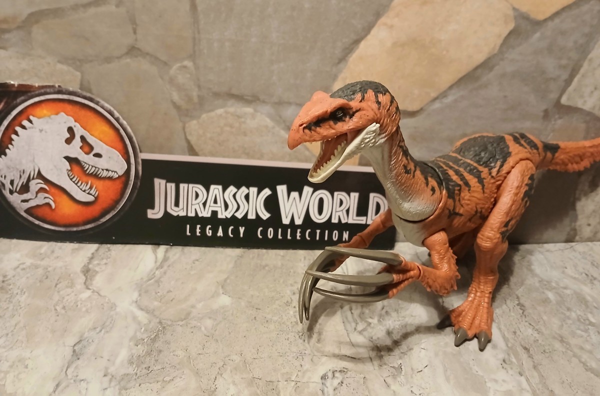Jurassic World Therizinosaurus Reimagined From Giganotosaurus 2