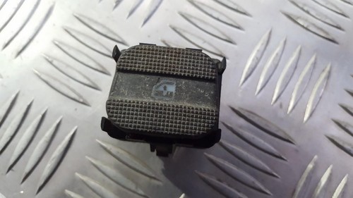 Volkswagen Passat 1994 Power window control (Window Regulator-Wind #334469-60