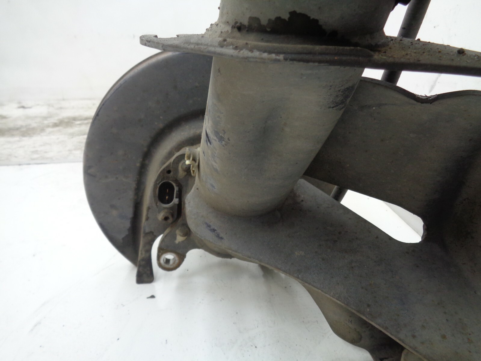 Volkswagen 1999-2005 Beetle Rear Suspension Axle Beam OEM Dk90932 