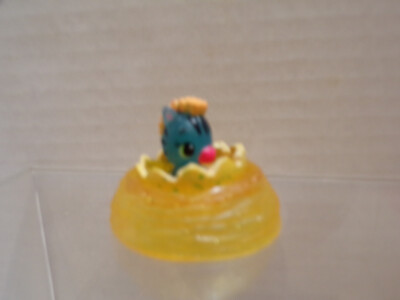 Hatchimals~Spin Master~Zebrush Zebra~Gold Wings~Blue Neon Glow In The Dark