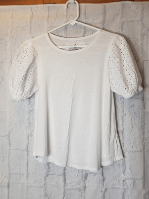 CUPIO White Tee Eyelet Puff Sleeves Small