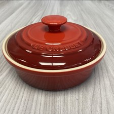 Le Creuset Steingut Camembert Käsebäcker mi...