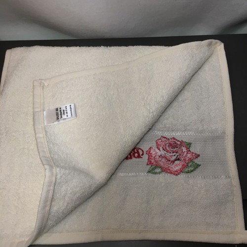 Beautiful Rose Hand-Embroidered Stitched Hand Towel Made in Bulgaria Linen - Picture 5 of 6