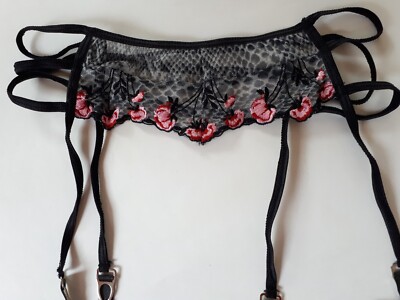 Shirley of Hollywood Snake Suspender Belt Sizes S L Black Garter Belt  Suspenders | eBay
