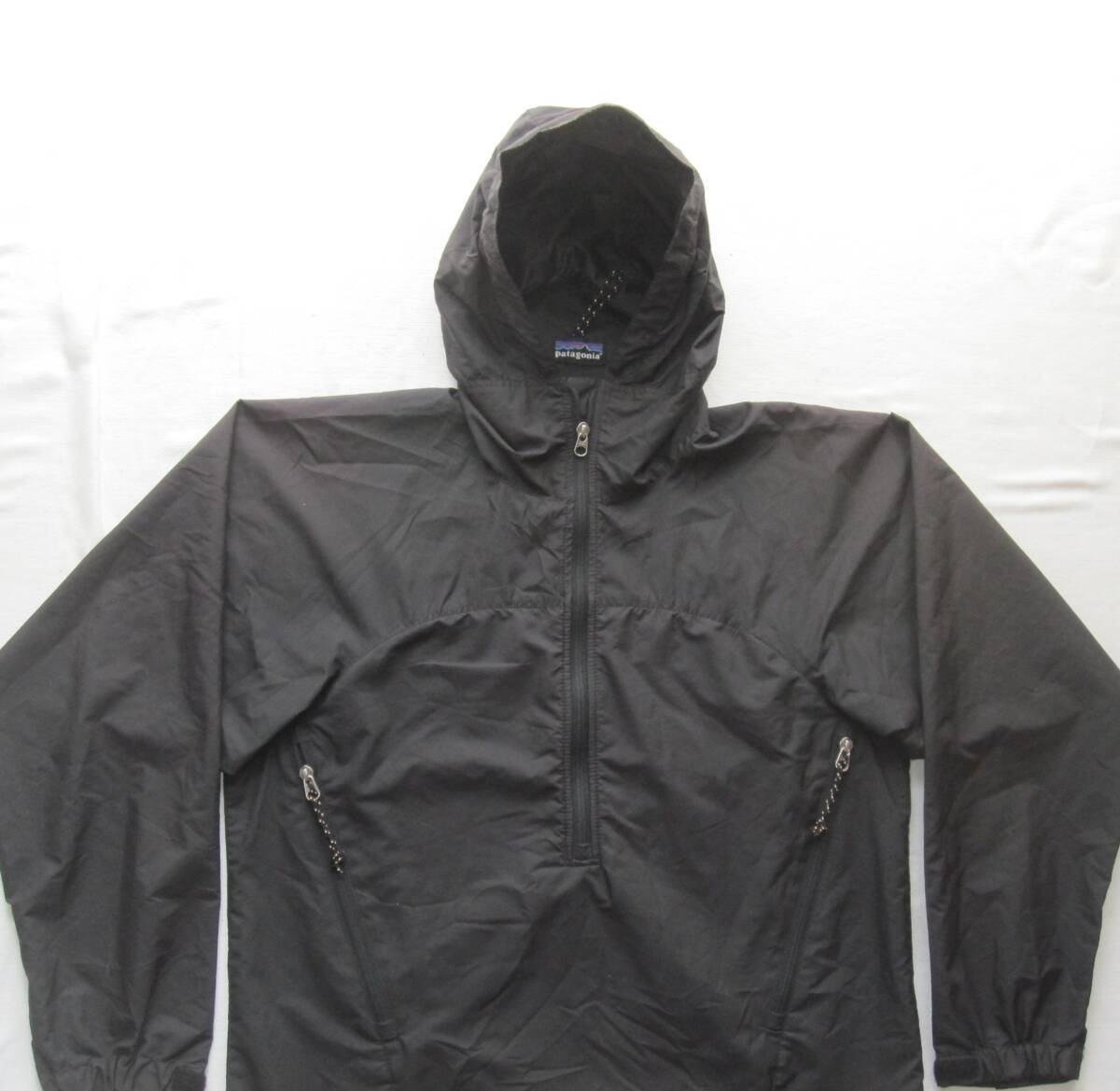 Patagonia Essenshell Pullover (S) BLACK 2000 Essenshell Patagonia Essenshell Pullover (S) BLACK 2000 Essenshell