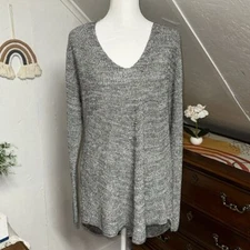 a.n.a  a new approach Women's sweater size Large.
