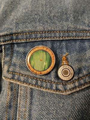 Der Herr der Ringe Pin Anstecker - Hobbit Tür, TV Show, Fantasy, Neu