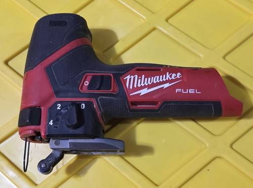 Milwaukee 2545-20 M12 FUEL  Cordless Jig Saw for parts or repair