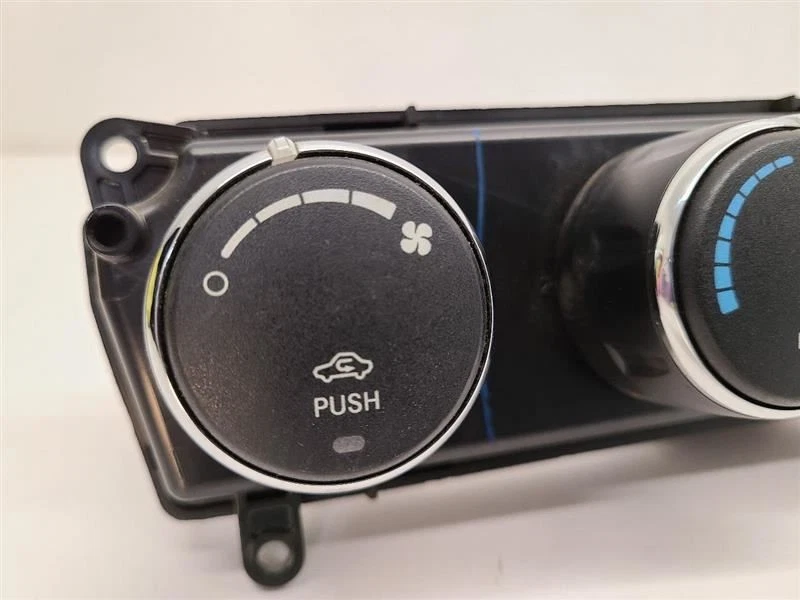 2008-2012 JEEP LIBERTY Temperature Control Manual 55111935AA 08-12 - Image 3 of 4