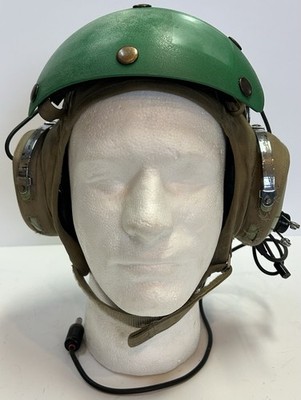 米軍　実物　FLIGHT DECK CREWMAN'S HELMETS ① US Navy Green Flight Deck Crewman's Impact Resistant Helmet