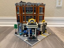 Alt of Lego Creator: Corner Garage(10264) With 2569 Pcs, No Manual, 4/6 Minifigs