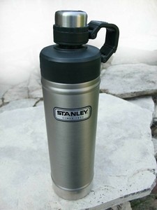stanley 32 oz water bottle