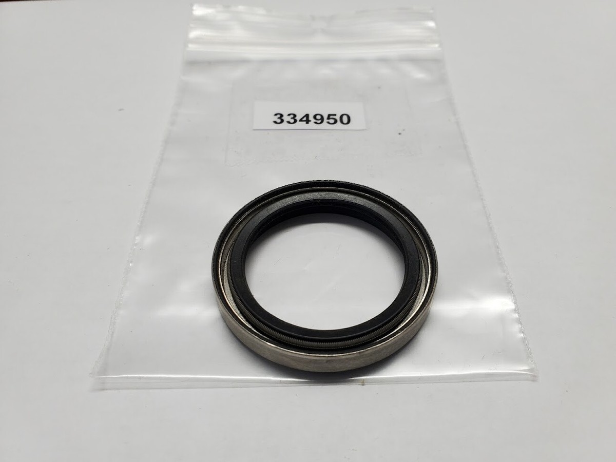 New Evinrude Johnson OMC Factory Boat Propeller Shaft Seal