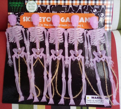 NEW HALLOWEEN GLOW IN THE DARK SKELETON GARLAND 60'' REGENT PROD