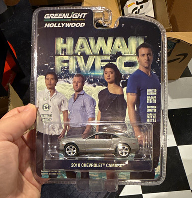 GreenLight Hollywood Hawaii Five-0 1:64 2010 Chevrolet Camaro Silver Limited Ed