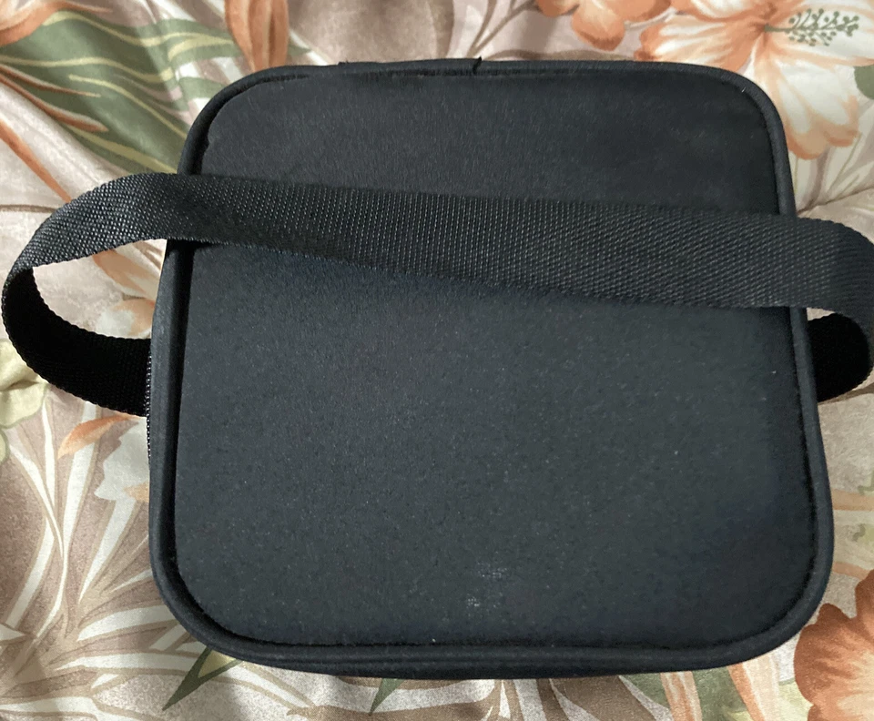 Bolsa aislante de viaje Medela 4 botellas enfriador con paquete de congelador azul Foto 2 de 4