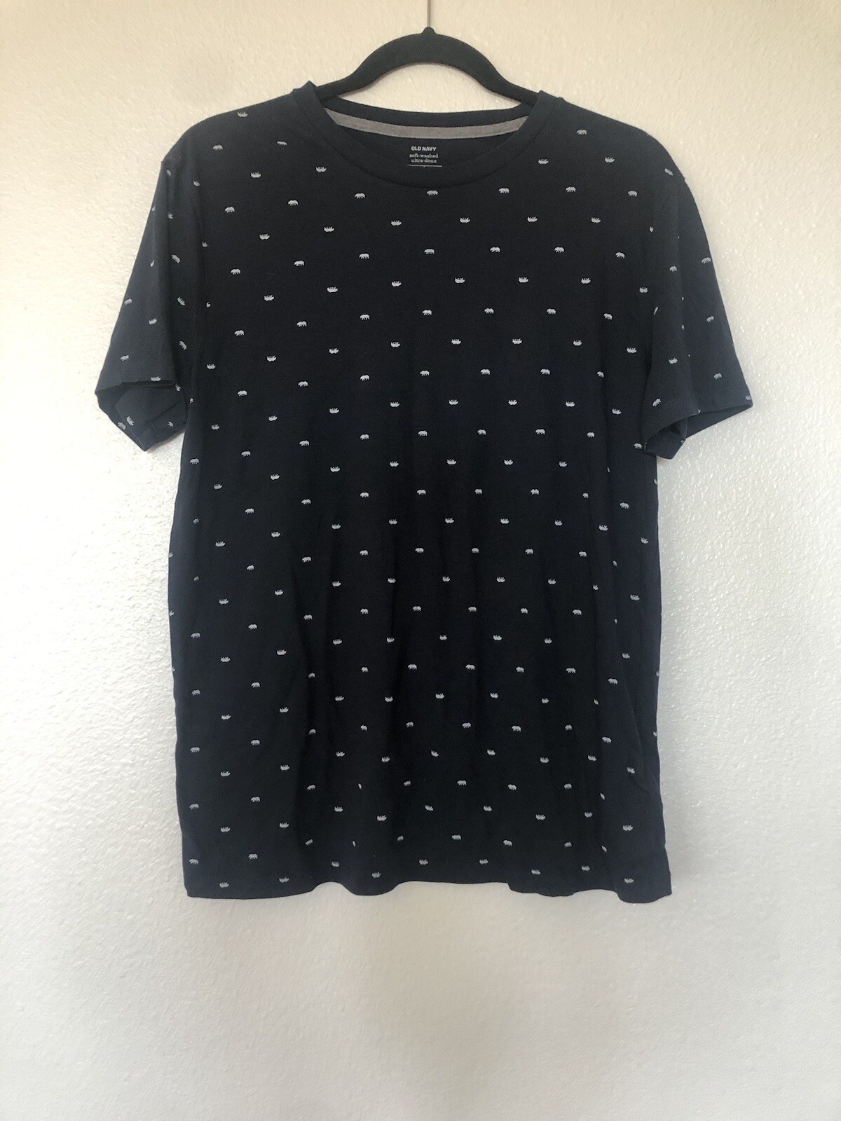 Old navy Novelty Print Polar Bear Soft Wash T Shirt