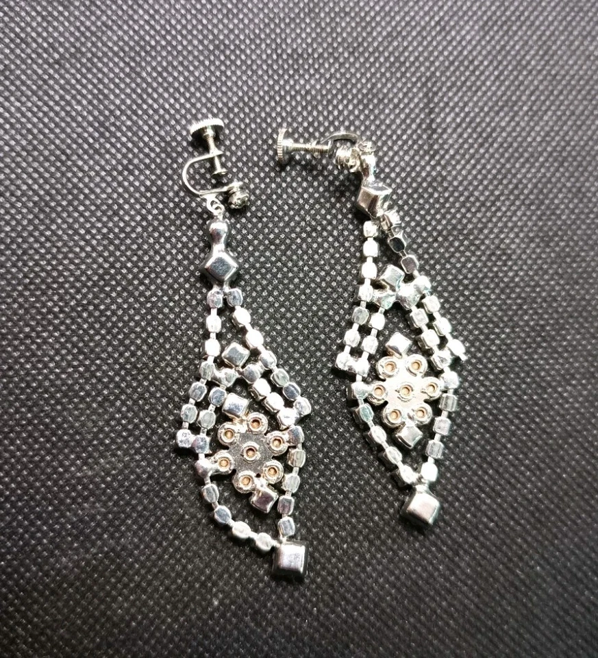 Cut Crystal Dangle Vintage Earrings Silver Tone 1940's Retro Unsigned Screw Back - Image 4 of 4