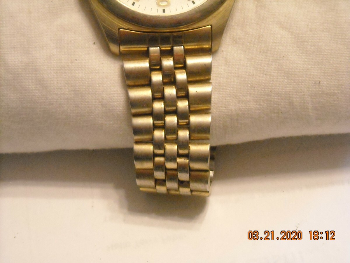 Vintage LTD Quartz Gold Tone Men display picture 1