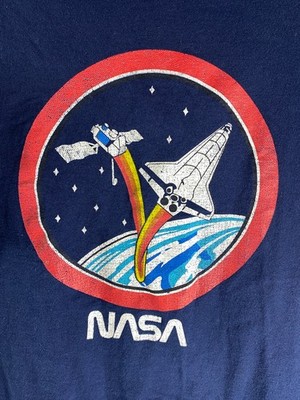 Vintage NASA T-shirt Large 100% Pre-Shrunk Cotton Navy Blue Delta Apparel