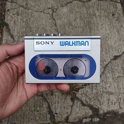SONY Walkman WM-20 Silver Personal Cassette Player for Part Or