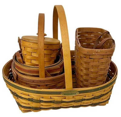Longaberger Basket Lot: Hospitality, Poinsettia, Tall Key, Golf, Large Easter - Image 1 of 4