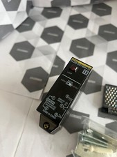 Omron E3JM-DS70M4-G foto electric switch sensor
