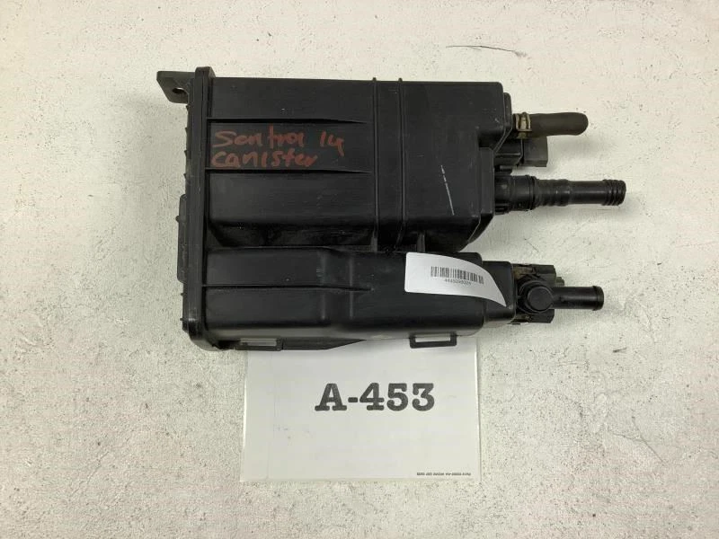 Nissan Sentra 2013 bote de vapor de combustible OEM+ Foto 4 de 4