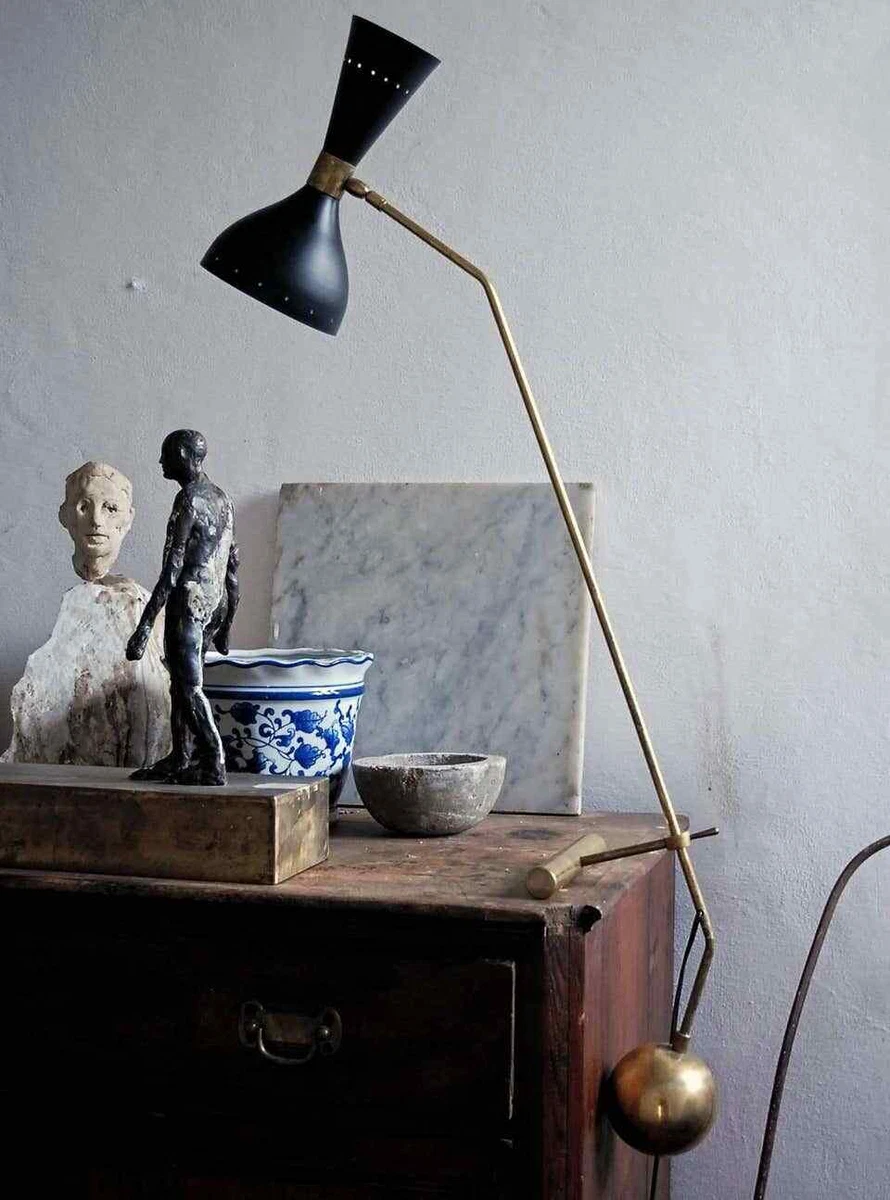 Adjustable brass table lamp outlet
