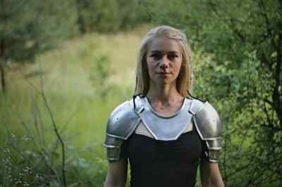 Lady Medieval Knight Armor Pauldrons & Gorget Shoulder Armor Set for Women