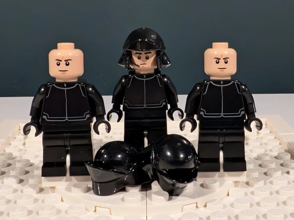 LEGO Star Wars First Order Lot: Shuttle Pilot Sw0871 & 2x Crew Member Sw0671 - Image 2 of 4