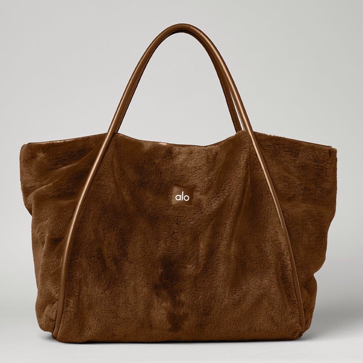 ★新品未使用タグ付★ alo バッグ Alo Yoga Faux Fur Tote Bag Chocolate | eBay