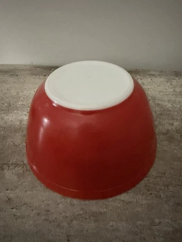 Pyrex #402 Mixing Bowl, Red 1-1/2 pt - Made in USA - Pre-owned