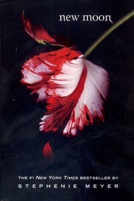 New Moon (The Twilight Saga) by Meyer, Stephenie Book The Fast Free Shipping
