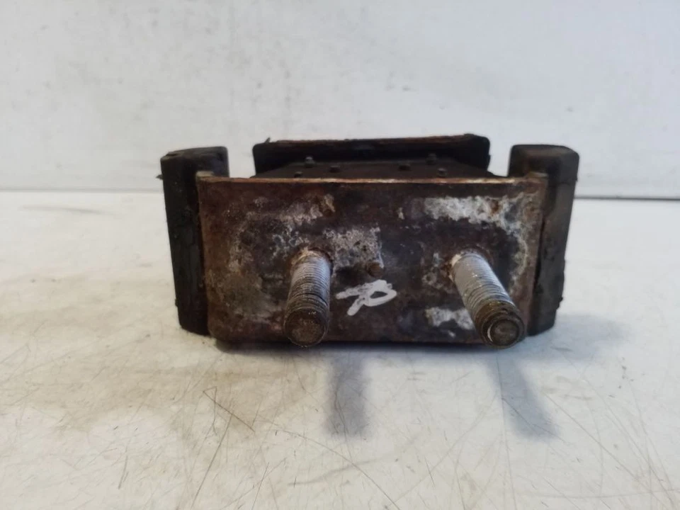 Iveco Daily 6th Gen 2015 Diesel 93kW Engine Mount Motor Damper 5801283685 - Image 3 of 4