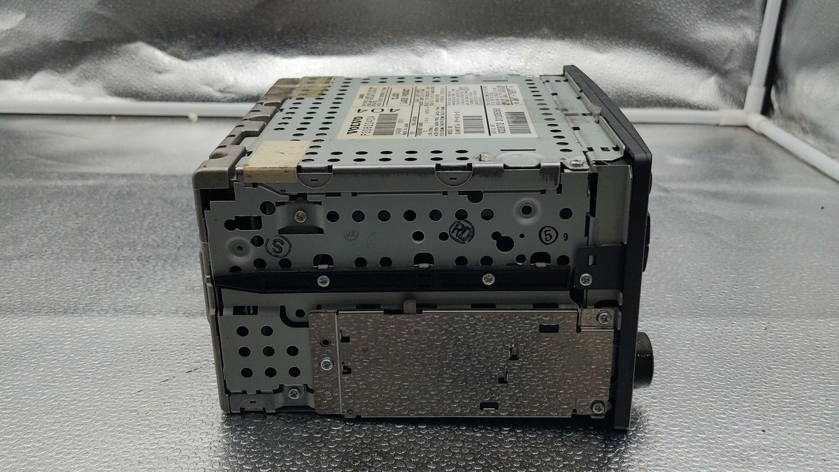 2003 VOLVO S40 RADIO AM FM RECEIVER CD CASSETTE PLAYER OEM HU-655