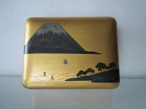 Antique Asian Hand Painted Black / Gold Lacquerware Wood Humidor Cigar Box