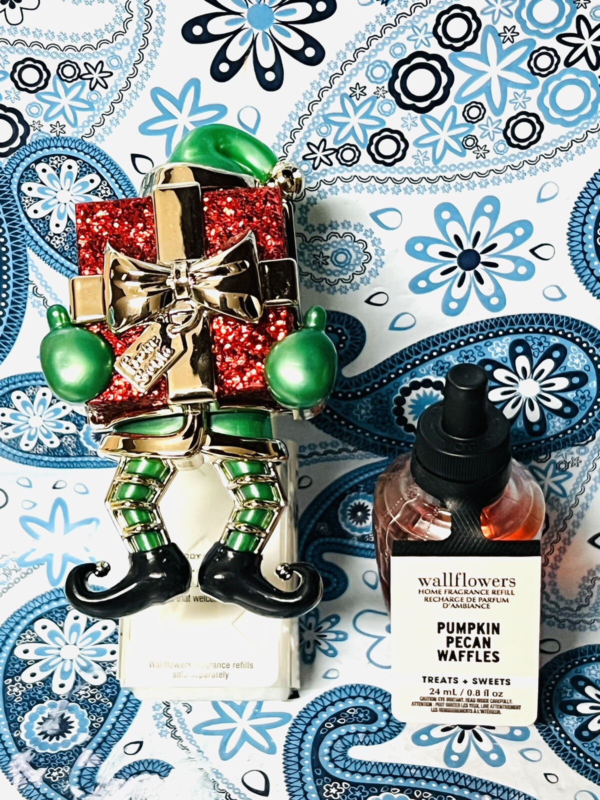Bath Body Works Christmas ELF WITH GIFT Wallflower + Pumpkin Pecan Waffle Refill-image